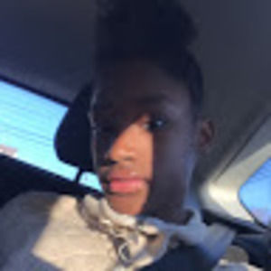 Meet your Posher, Chloe